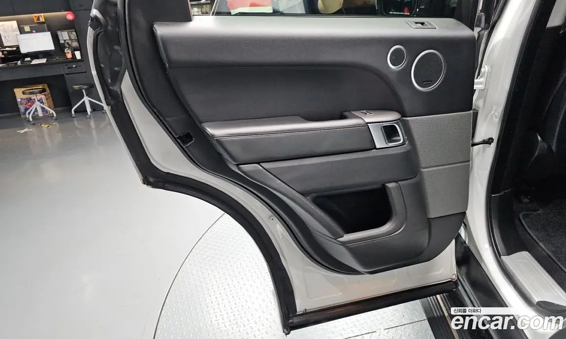 Land Rover Range Rover Sport 2016 3.0 автомат (гидро), фото 14