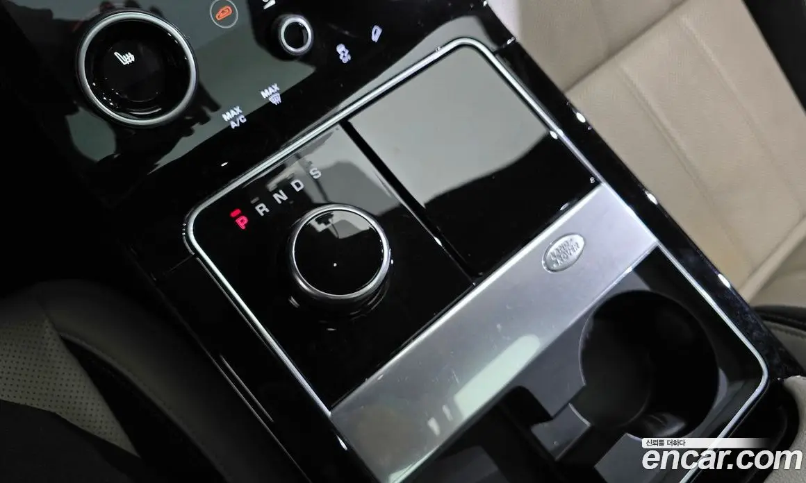 Land Rover Range Rover Velar 2018 2.0 автомат (гидро), фото 12 Land Rover Range Rover Velar 2018 2.0 автомат (гидро), фото 12