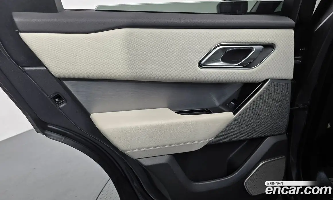 Land Rover Range Rover Velar 2018 2.0 автомат (гидро), фото 15 Land Rover Range Rover Velar 2018 2.0 автомат (гидро), фото 15