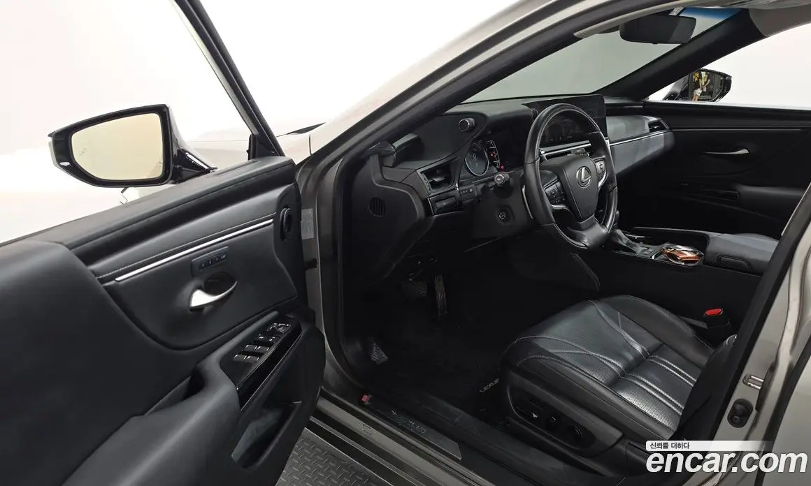 Lexus ES 2022 2.5 автомат (гидро), фото 13 Lexus ES 2022 2.5 автомат (гидро), фото 13
