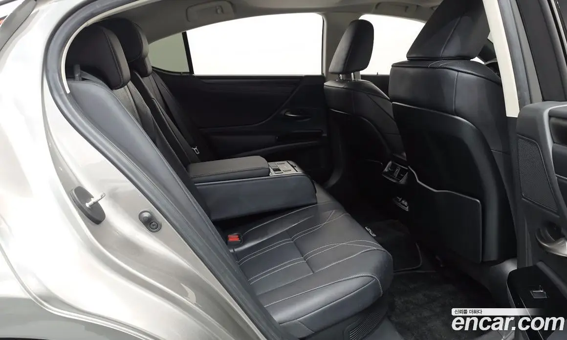 Lexus ES 2022 2.5 автомат (гидро), фото 17 Lexus ES 2022 2.5 автомат (гидро), фото 17