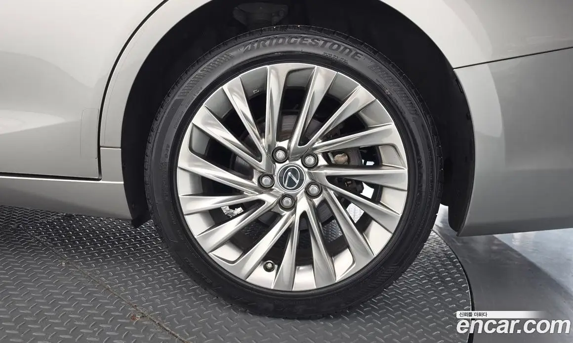 Lexus ES 2022 2.5 автомат (гидро), фото 7 Lexus ES 2022 2.5 автомат (гидро), фото 7