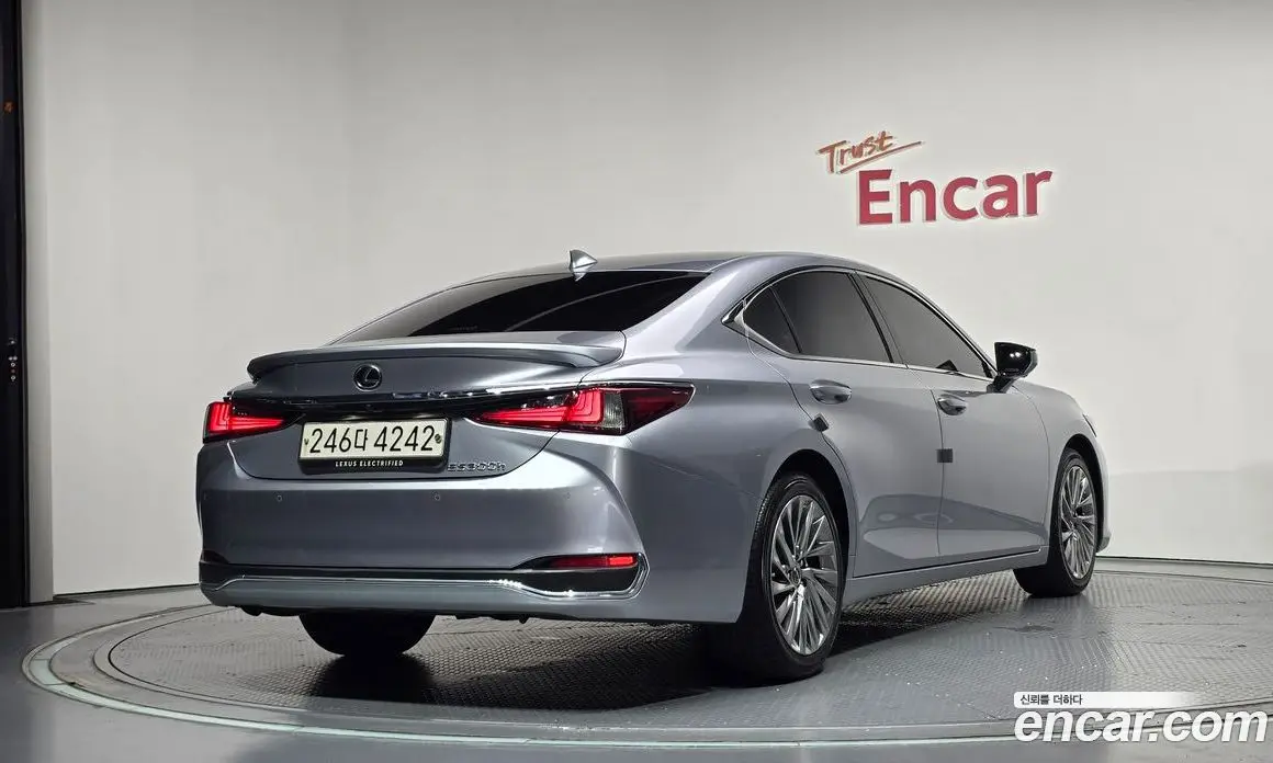 Lexus ES 2023 2.5 автомат (гидро), фото 2 Lexus ES 2023 2.5 автомат (гидро), фото 2