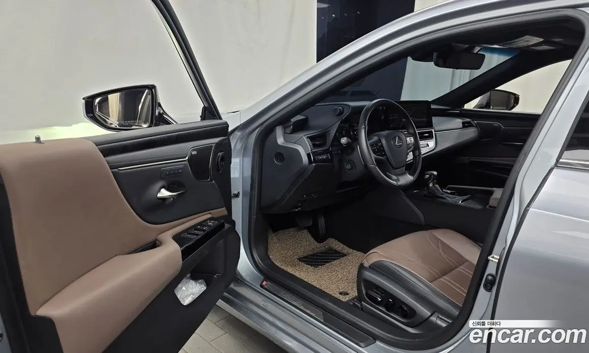 Lexus ES 2023 2.5 автомат (гидро), фото 13 Lexus ES 2023 2.5 автомат (гидро), фото 13