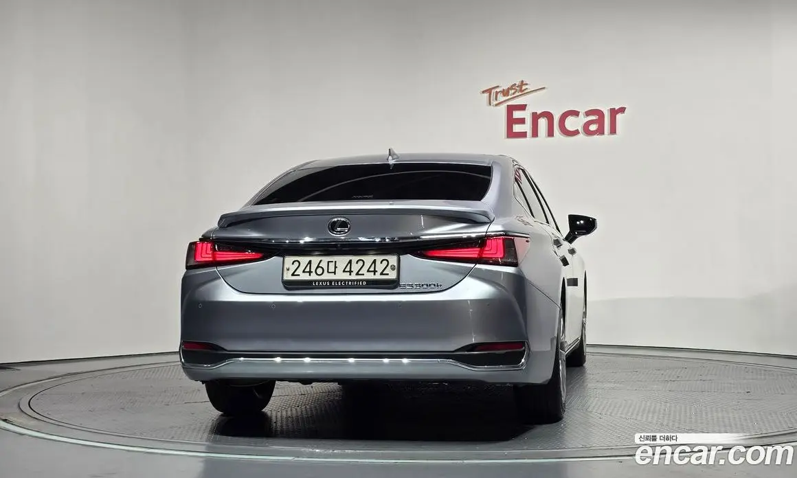 Lexus ES 2023 2.5 автомат (гидро), фото 4 Lexus ES 2023 2.5 автомат (гидро), фото 4