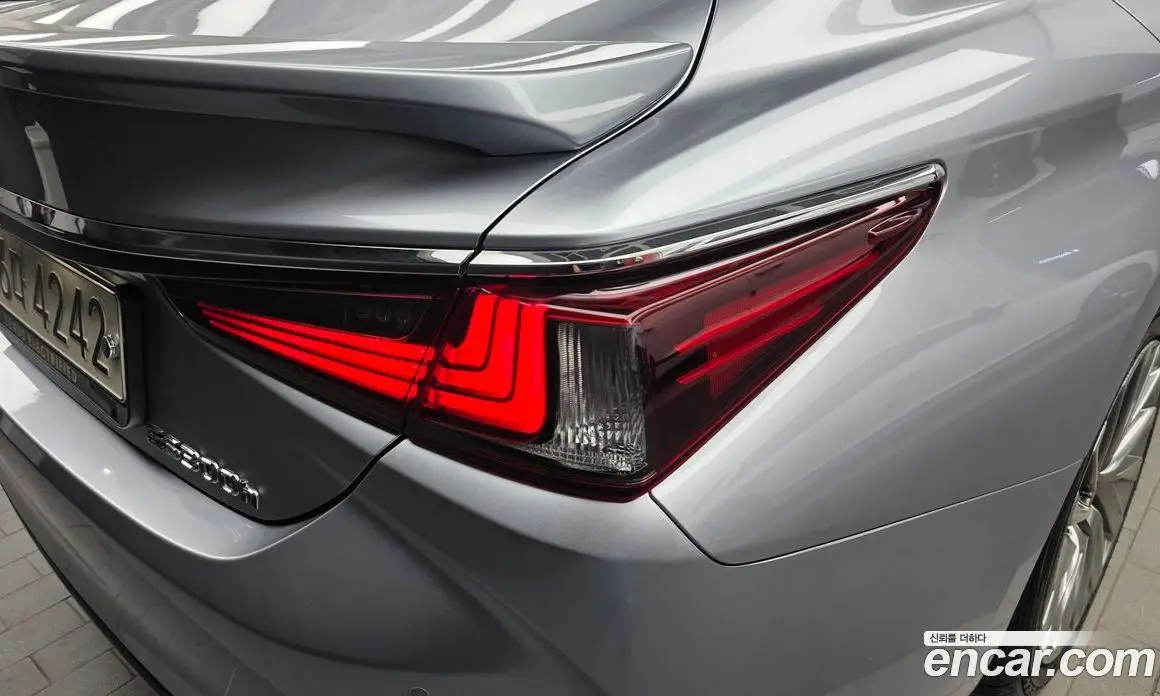 Lexus ES 2023 2.5 автомат (гидро), фото 9 Lexus ES 2023 2.5 автомат (гидро), фото 9
