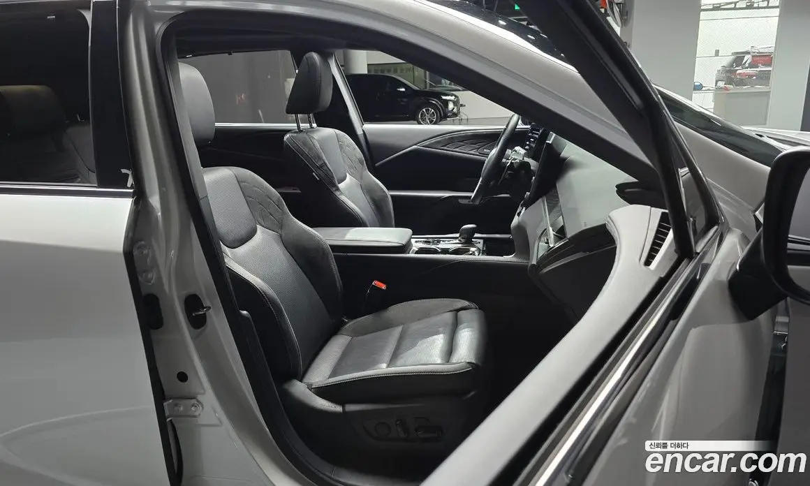 Lexus RX 2025 2.5 автомат (гидро), фото 16