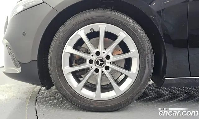 Mercedes-Benz A-Class 2020 2.0 автомат (гидро), миниатюра 5 Mercedes-Benz A-Class 2020 2.0 автомат (гидро), миниатюра 5
