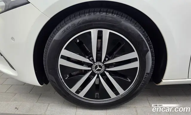 Mercedes-Benz A-Class 2021 2.0 автомат (гидро), миниатюра 5 Mercedes-Benz A-Class 2021 2.0 автомат (гидро), миниатюра 5