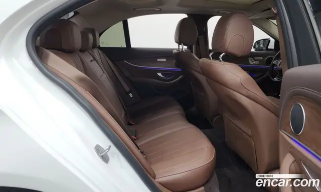 Mercedes-Benz E-Class 2017 2.0 автомат (гидро), миниатюра 12