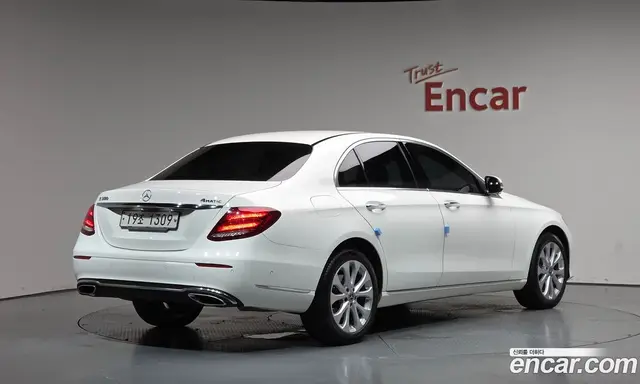 Mercedes-Benz E-Class, 2018, 106 473 км