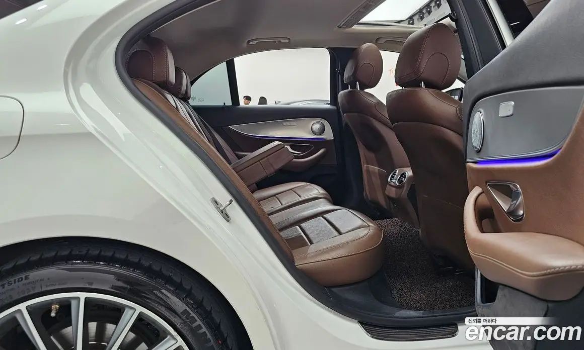 Mercedes-Benz E-Class 2018 2.0 автомат (гидро), фото 17 Mercedes-Benz E-Class 2018 2.0 автомат (гидро), фото 17