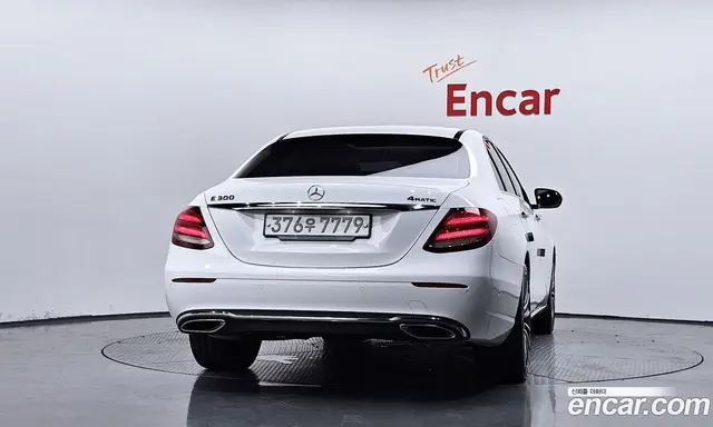 Mercedes-Benz E-Class 2018 2.0 автомат (гидро), миниатюра 4 Mercedes-Benz E-Class 2018 2.0 автомат (гидро), миниатюра 4