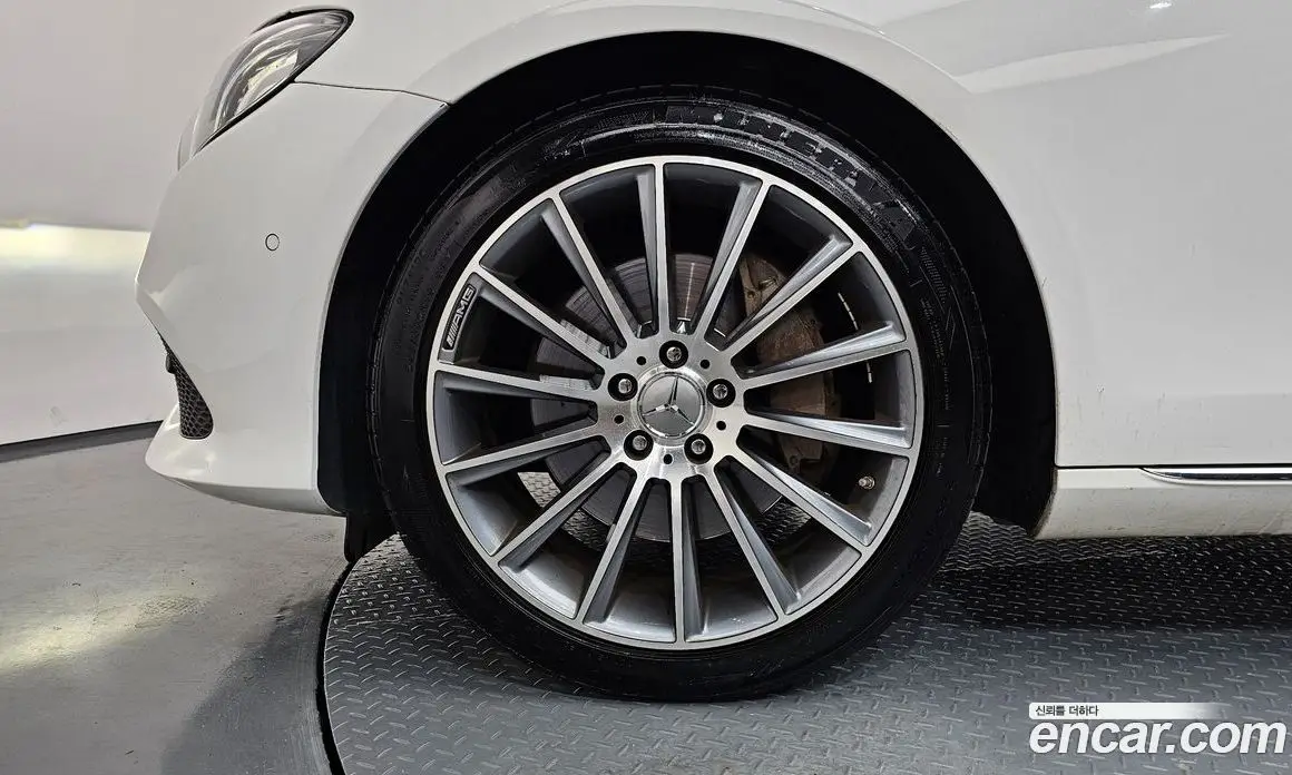 Mercedes-Benz E-Class 2018 2.0 автомат (гидро), фото 5 Mercedes-Benz E-Class 2018 2.0 автомат (гидро), фото 5