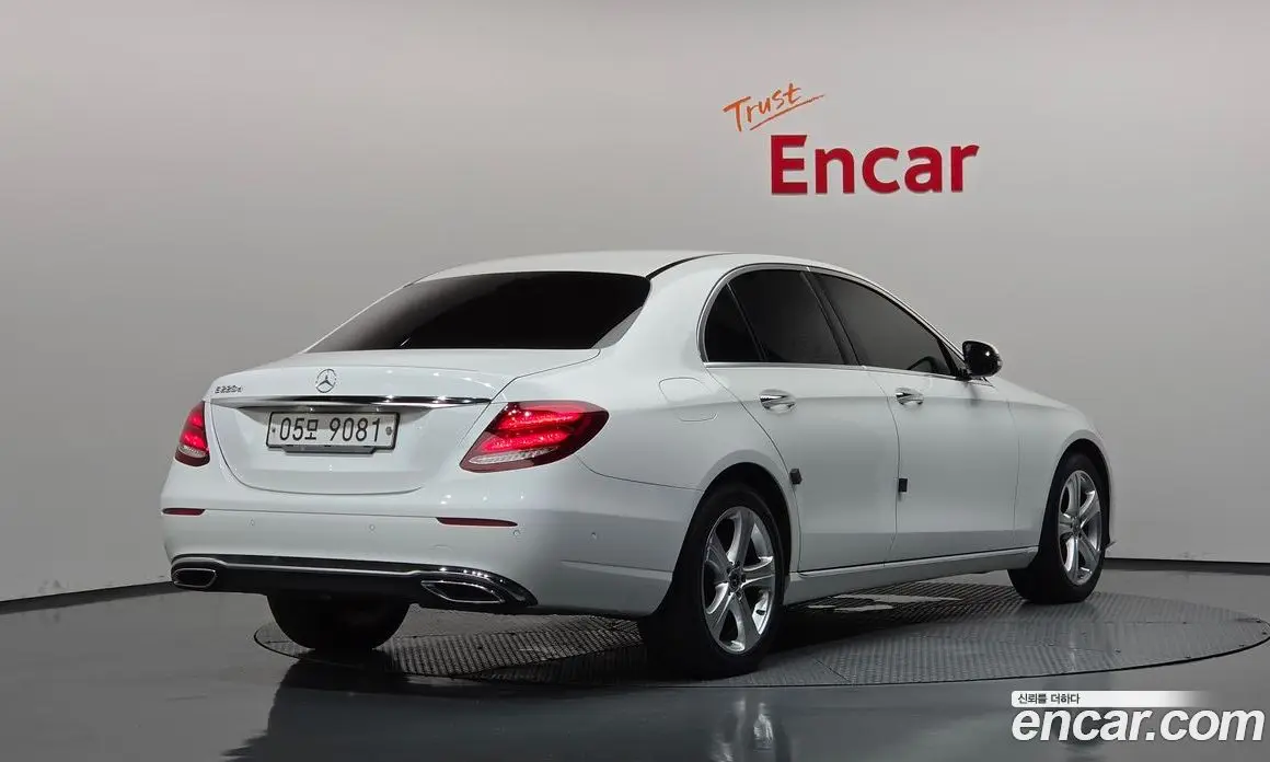 Mercedes-Benz E-Class 2018 1.9 автомат (гидро), фото 2 Mercedes-Benz E-Class 2018 1.9 автомат (гидро), фото 2