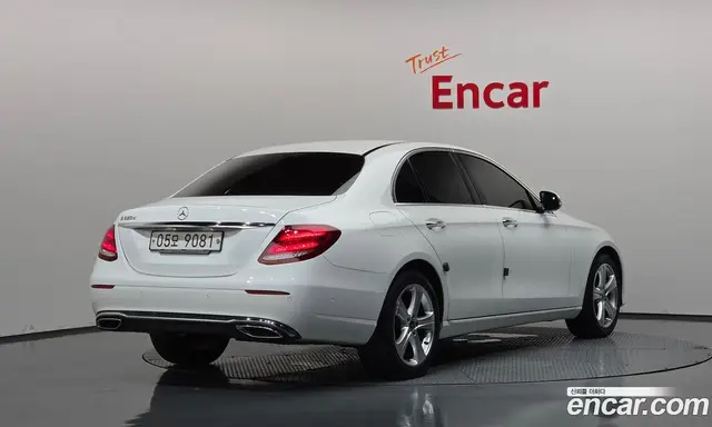 Mercedes-Benz E-Class 2018 1.9 автомат (гидро), миниатюра 2 Mercedes-Benz E-Class 2018 1.9 автомат (гидро), миниатюра 2