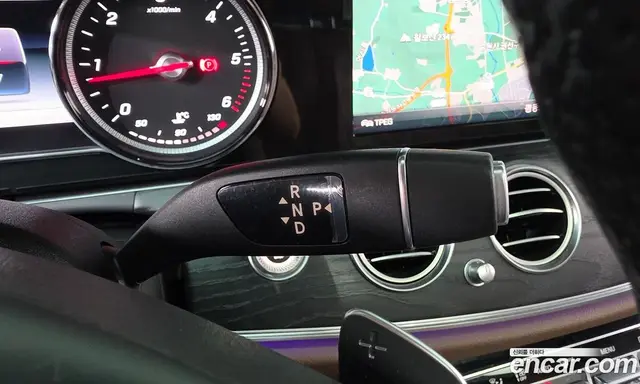 Mercedes-Benz E-Class 2018 1.9 автомат (гидро), миниатюра 12