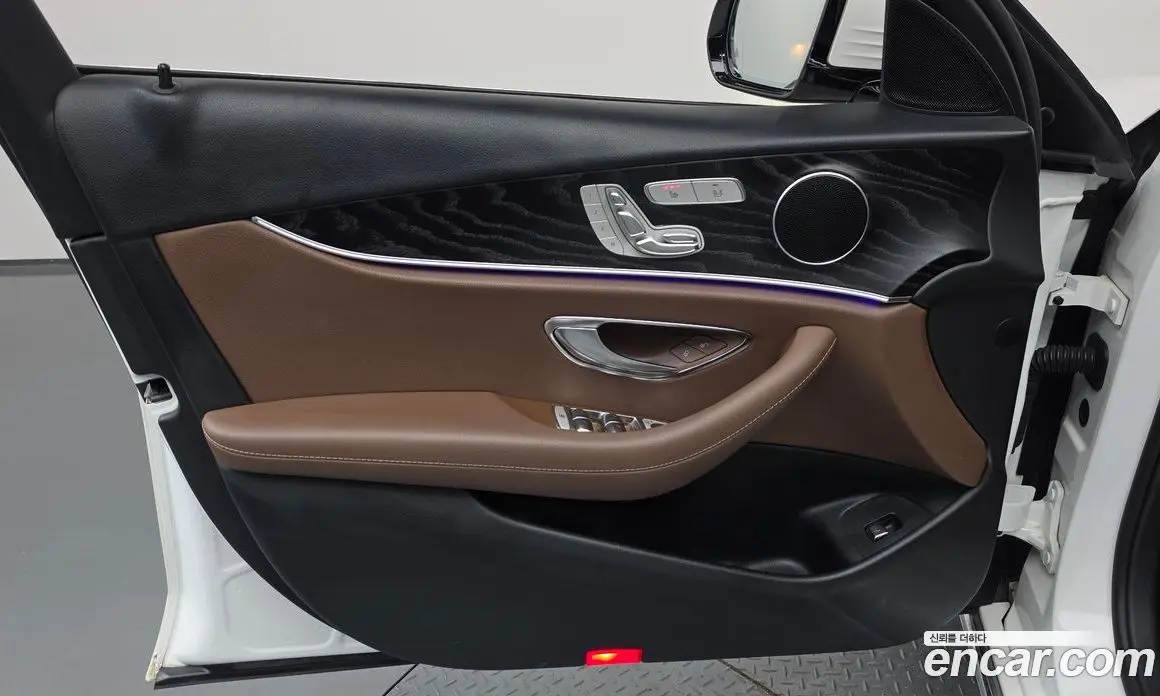 Mercedes-Benz E-Class 2018 1.9 автомат (гидро), фото 14 Mercedes-Benz E-Class 2018 1.9 автомат (гидро), фото 14