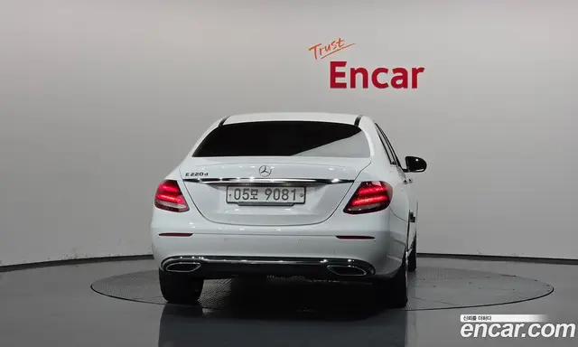Mercedes-Benz E-Class 2018 1.9 автомат (гидро), миниатюра 4 Mercedes-Benz E-Class 2018 1.9 автомат (гидро), миниатюра 4