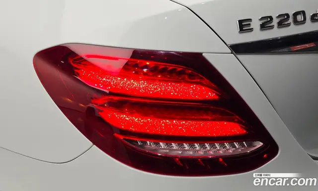 Mercedes-Benz E-Class 2018 1.9 автомат (гидро), миниатюра 9 Mercedes-Benz E-Class 2018 1.9 автомат (гидро), миниатюра 9