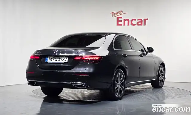 Mercedes-Benz E-Class 2021 2.0 автомат (гидро), миниатюра 2