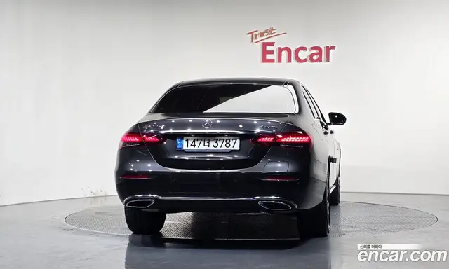 Mercedes-Benz E-Class 2021 2.0 автомат (гидро), миниатюра 4