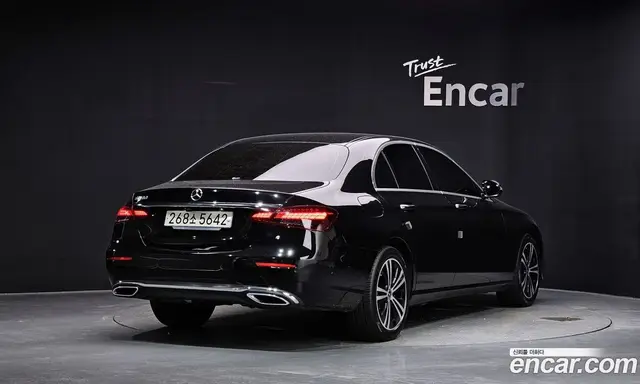 Mercedes-Benz E-Class 2021 2.0 автомат (гидро), миниатюра 2