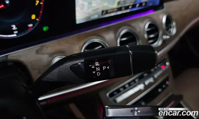 Mercedes-Benz E-Class 2022 2.0 автомат (гидро), миниатюра 11