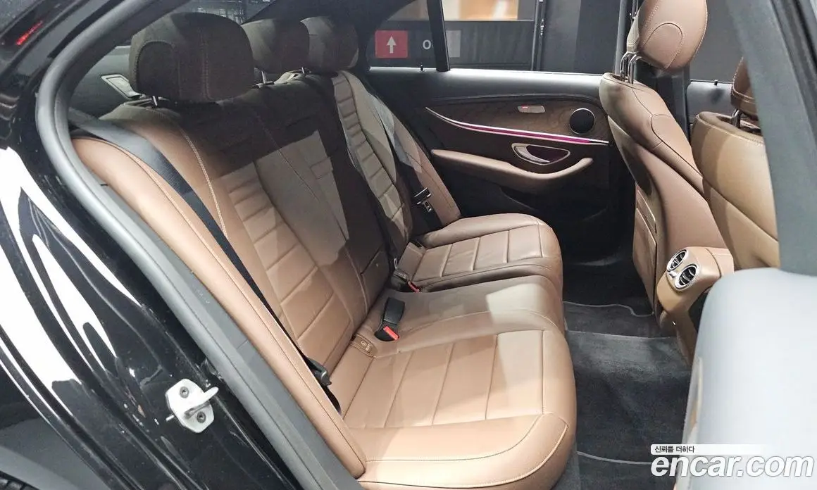 Mercedes-Benz E-Class 2022 2.0 автомат (гидро), фото 16