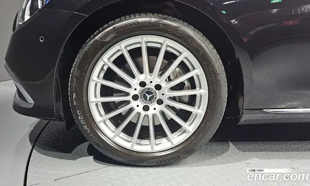 Mercedes-Benz E-Class 2022 2.0 автомат (гидро), миниатюра 4