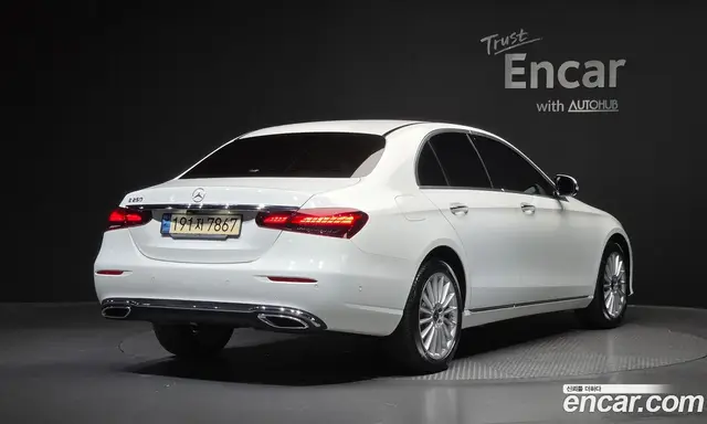 Mercedes-Benz E-Class 2023 2.0 автомат (гидро), миниатюра 2