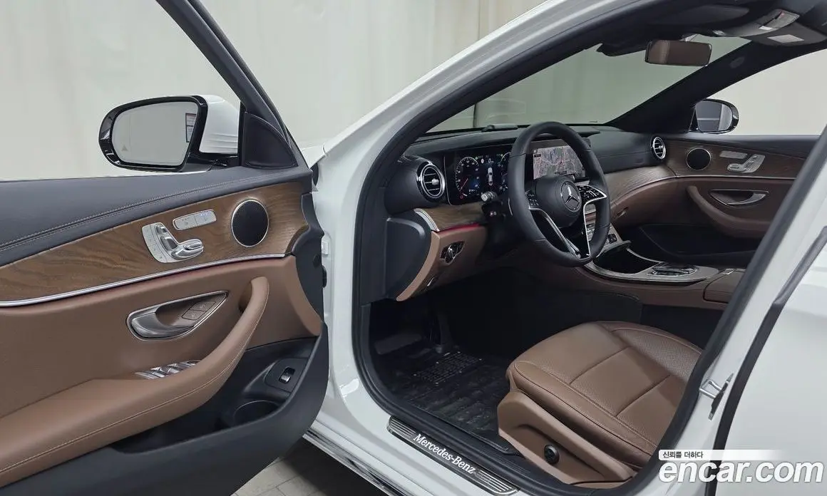 Mercedes-Benz E-Class 2023 2.0 автомат (гидро), фото 13