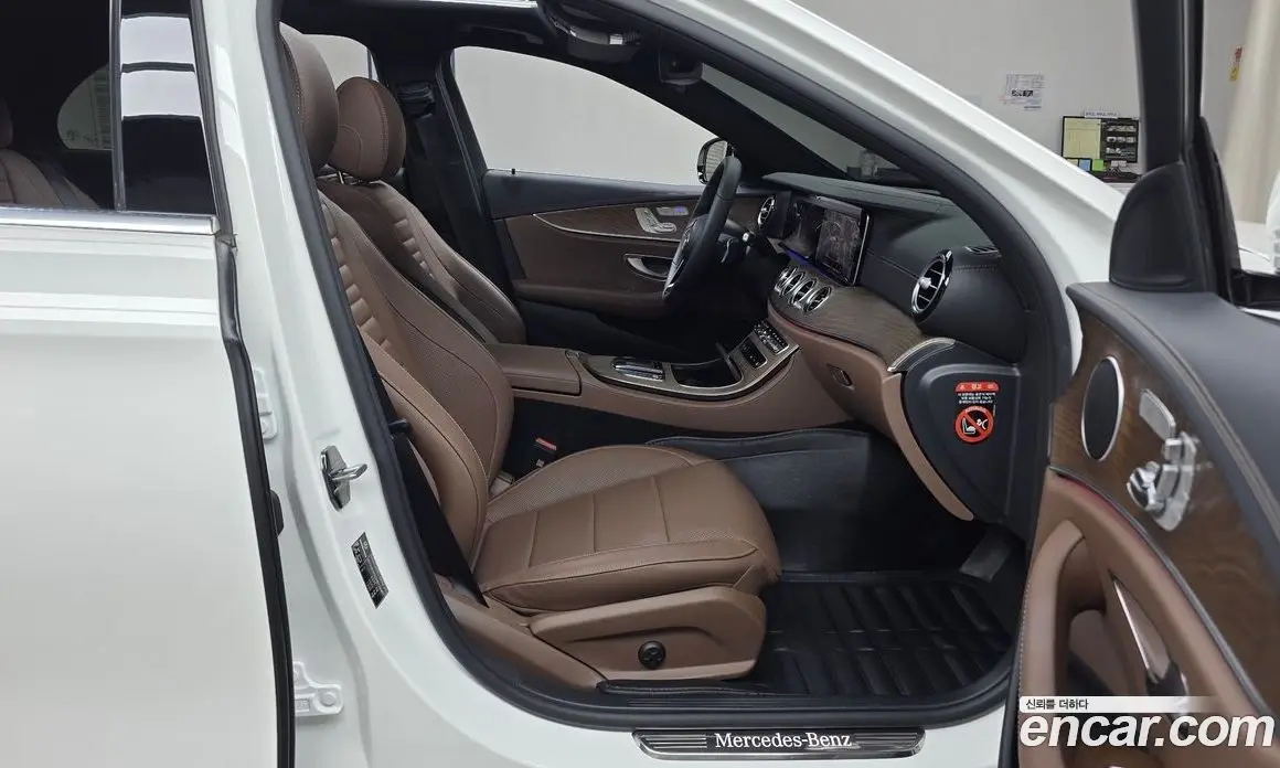 Mercedes-Benz E-Class 2023 2.0 автомат (гидро), фото 16