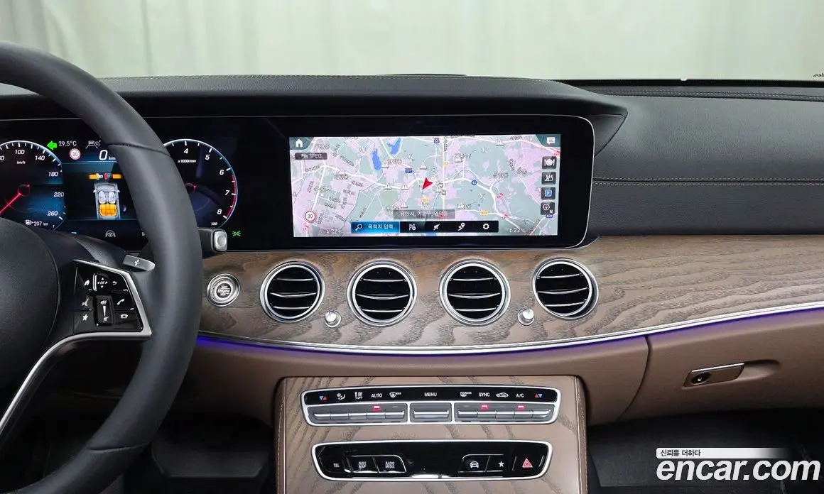 Mercedes-Benz E-Class 2023 2.0 автомат (гидро), фото 20