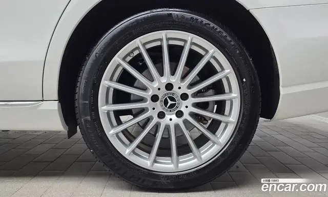 Mercedes-Benz E-Class 2023 2.0 автомат (гидро), миниатюра 7