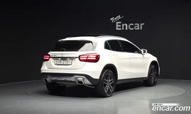 Mercedes-Benz GLA-Class 2018 2.0 автомат (гидро), миниатюра 2
