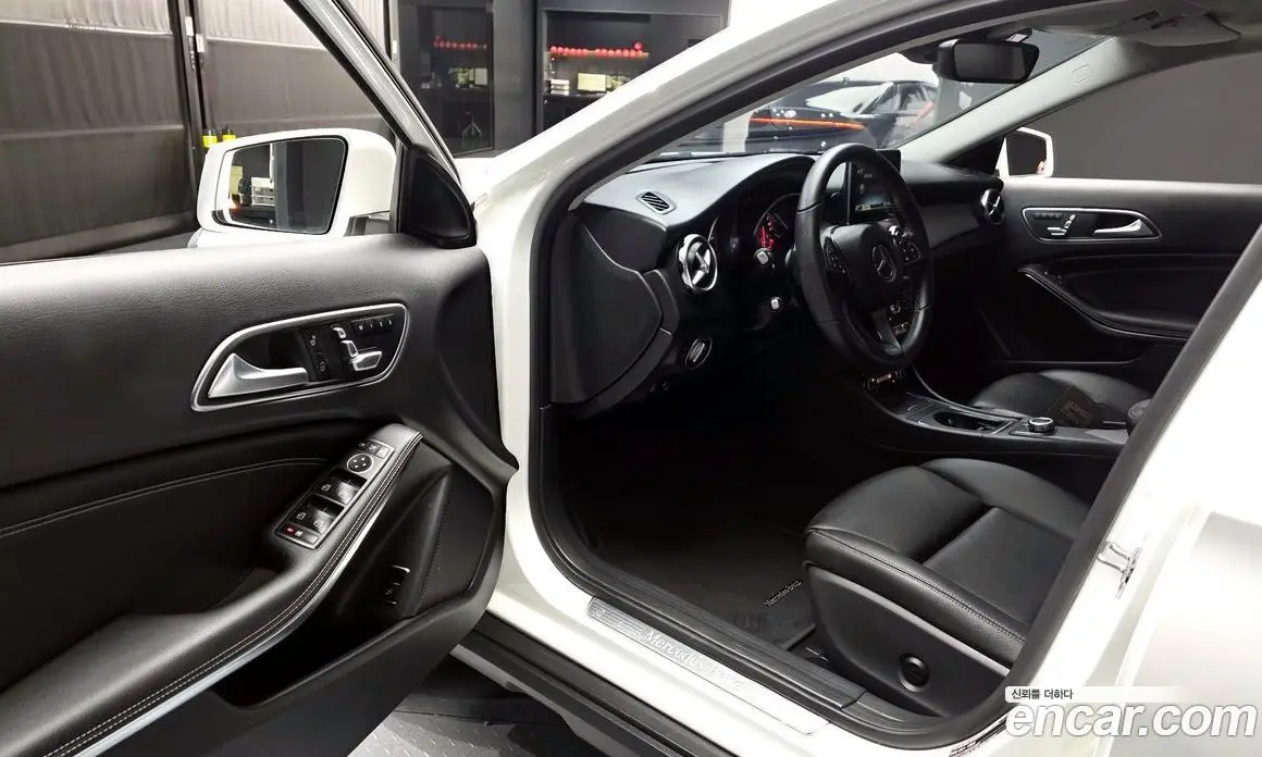 Mercedes-Benz GLA-Class 2018 2.0 автомат (гидро), фото 13