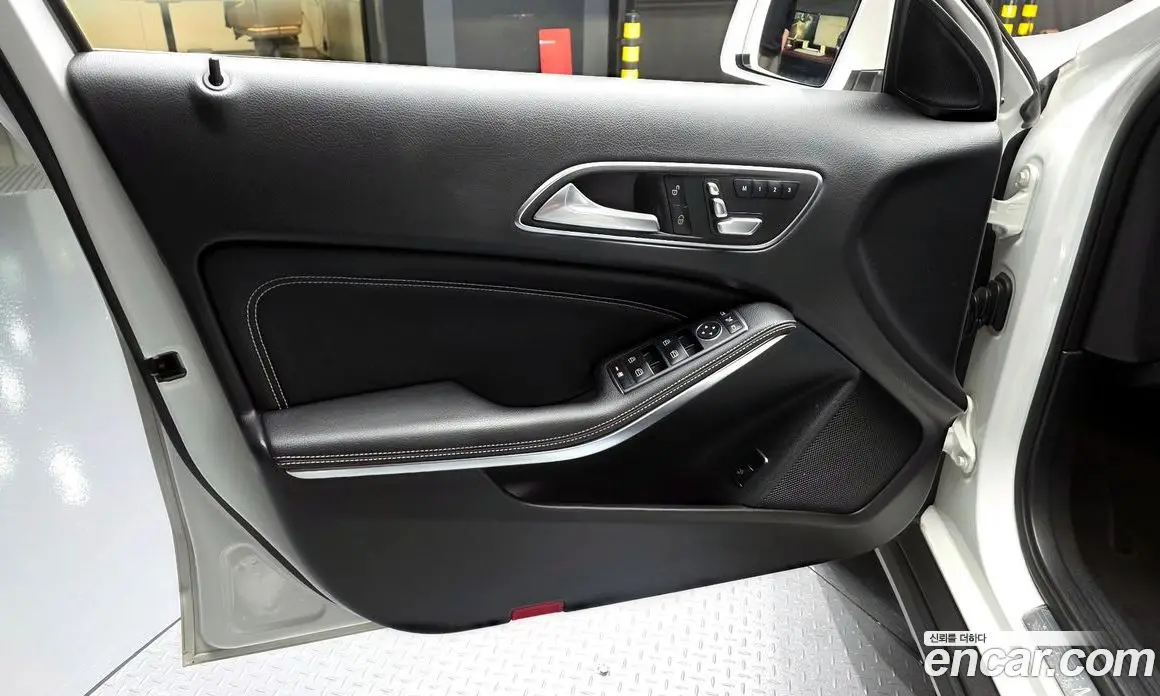Mercedes-Benz GLA-Class 2018 2.0 автомат (гидро), фото 14