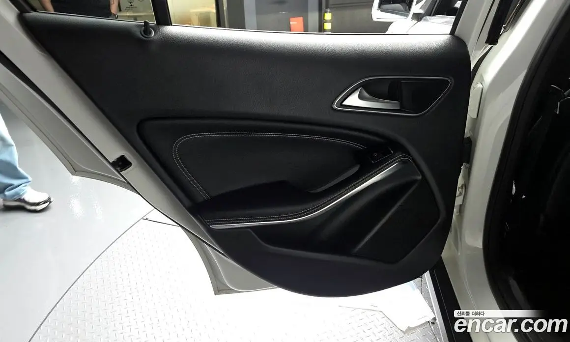 Mercedes-Benz GLA-Class 2018 2.0 автомат (гидро), фото 15