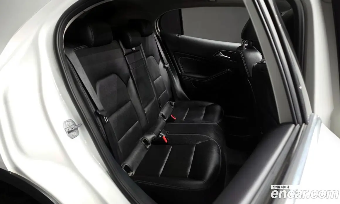 Mercedes-Benz GLA-Class 2018 2.0 автомат (гидро), фото 17