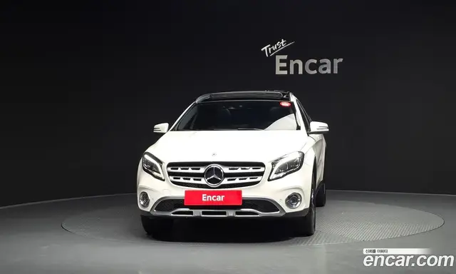 Mercedes-Benz GLA-Class 2018 2.0 автомат (гидро), миниатюра 3