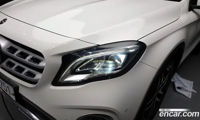 Mercedes-Benz GLA-Class 2018 2.0 автомат (гидро), миниатюра 8