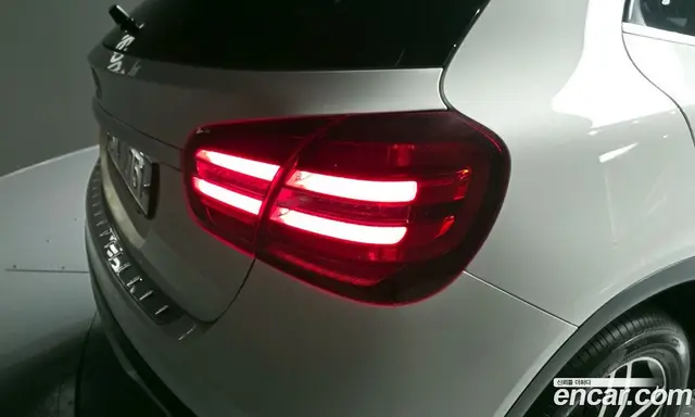 Mercedes-Benz GLA-Class 2018 2.0 автомат (гидро), миниатюра 9