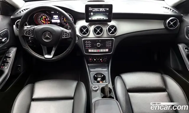 Mercedes-Benz GLA-Class 2018 2.0 автомат (гидро), миниатюра 10