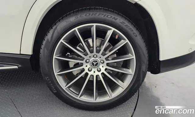 Mercedes-Benz GLE-Class 2023 2.9 автомат (гидро), миниатюра 7