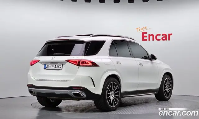 Mercedes-Benz GLE-Class 2023 3.0 автомат (гидро), миниатюра 2
