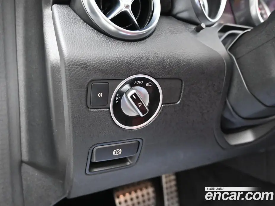 Mercedes-Benz SLC-Class 2017 2.0 автомат (гидро), фото 17