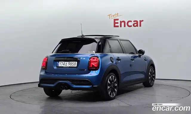 Mini Cooper 2023 2.0 автомат (гидро), миниатюра 2