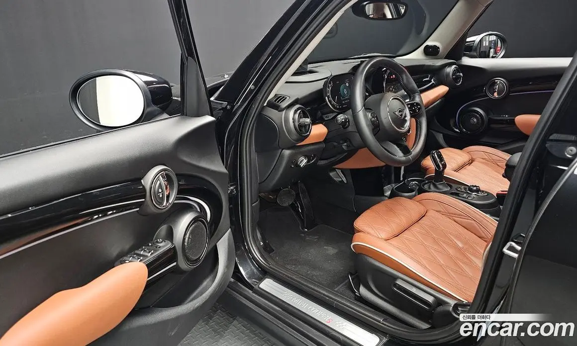 Mini Cooper 2024 2.0 автомат (гидро), фото 17
