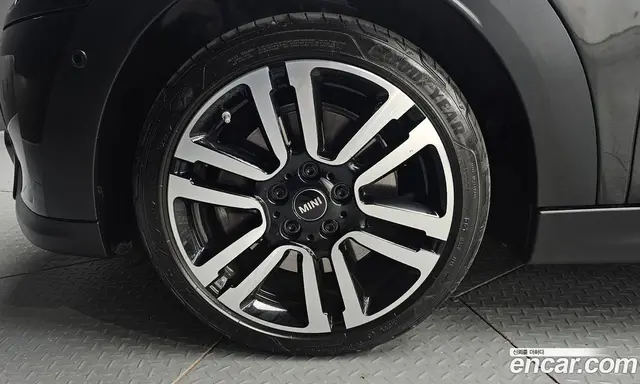 Mini Cooper 2024 2.0 автомат (гидро), миниатюра 5